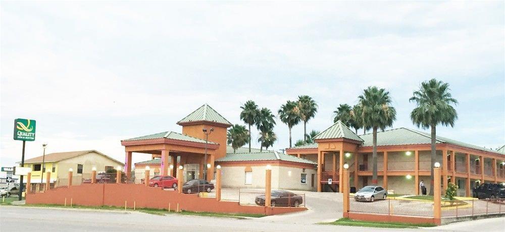 Econo Lodge Inn & Suites Eagle Pass Exteriör bild
