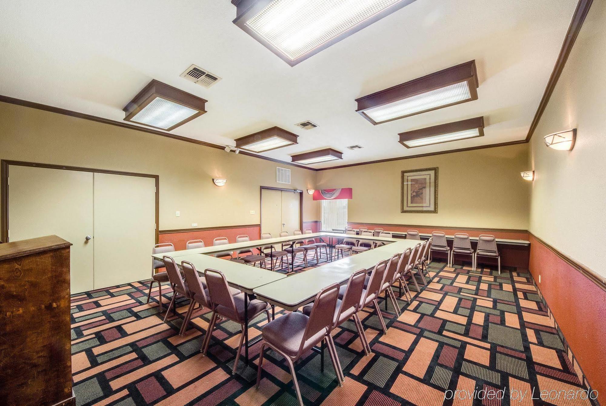 Econo Lodge Inn & Suites Eagle Pass Exteriör bild